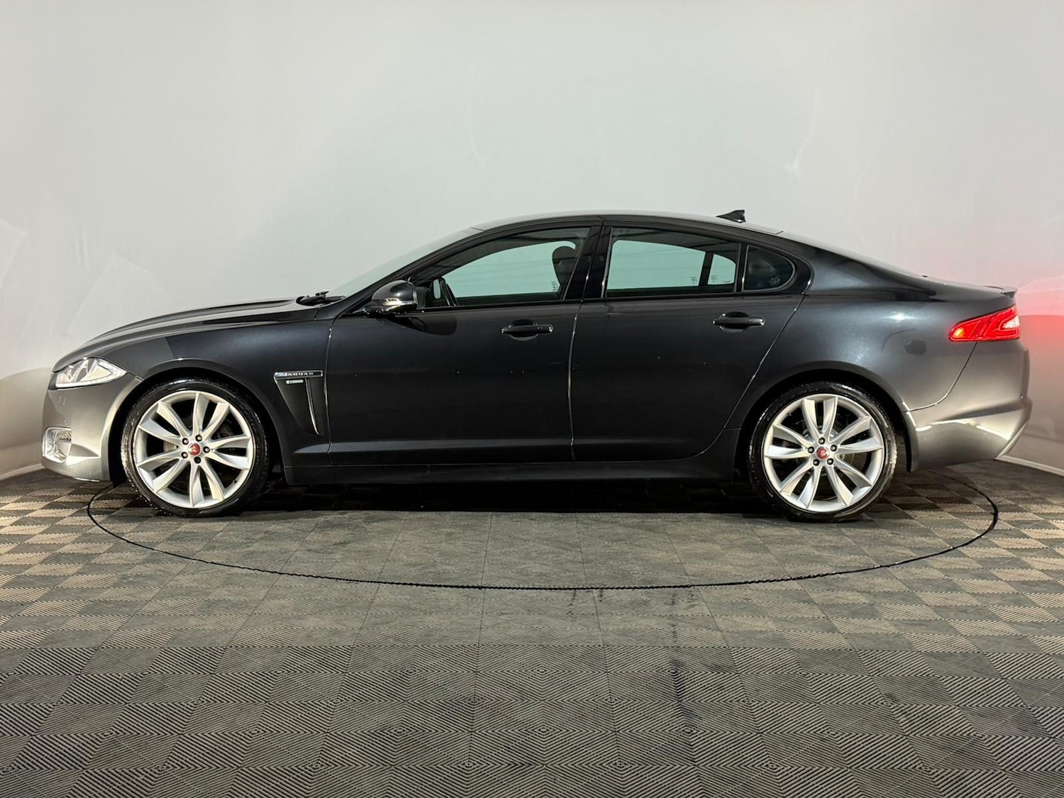 Used Jaguar XF 2014 for sale - 76616625: Photo 5