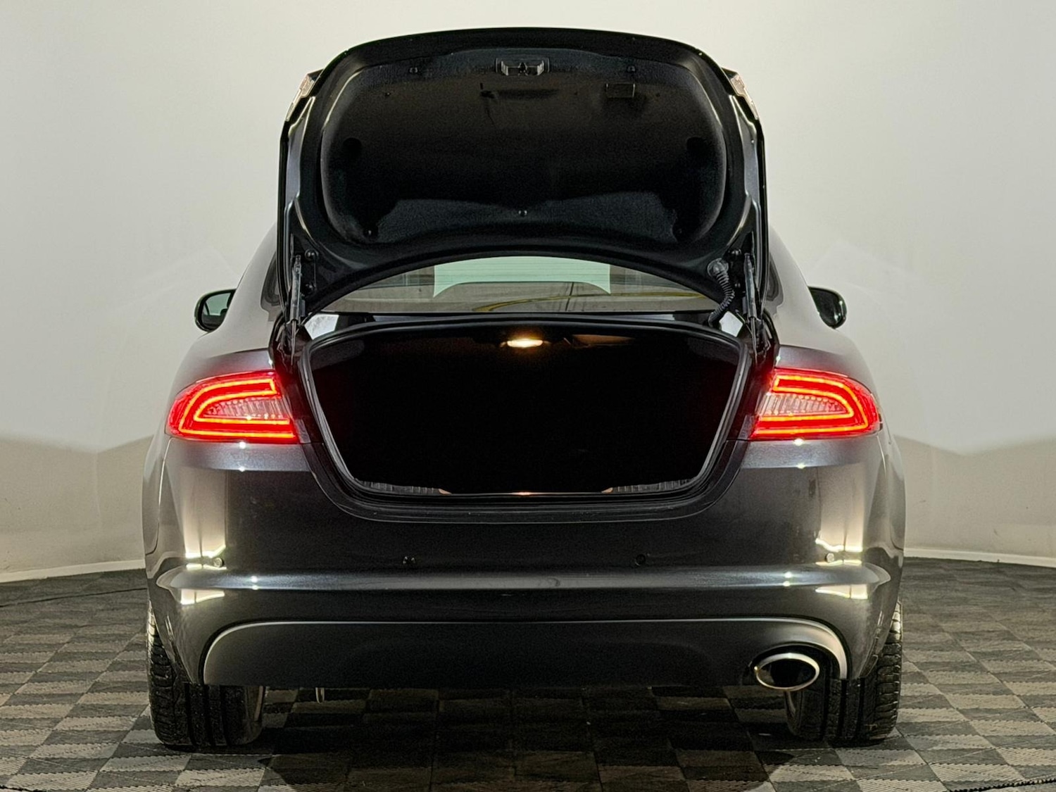 Used Jaguar XF 2014 for sale - 76616625: Photo 8