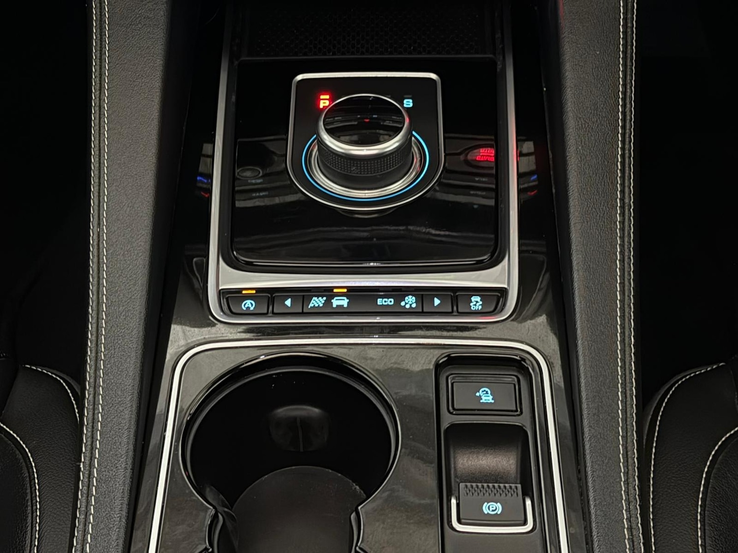 Used Jaguar F-Pace 2017 for sale - 77772047: Photo 18