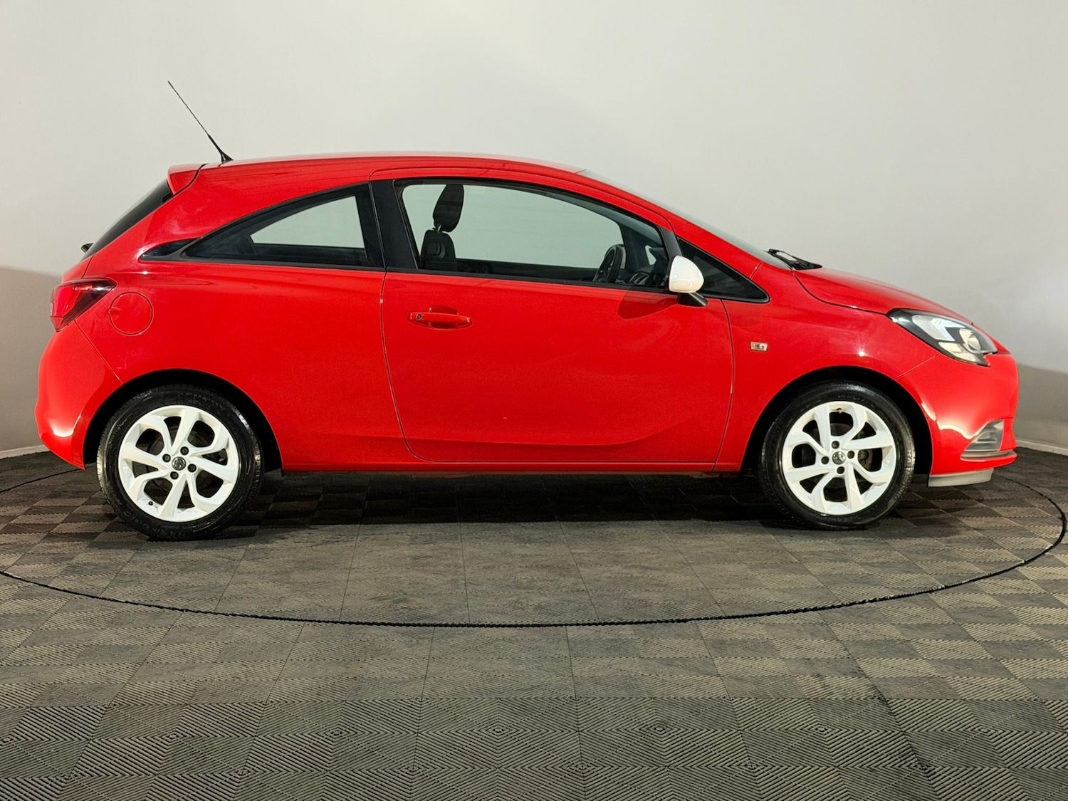 Used Vauxhall Corsa 2015 for sale - 76248354: Photo 4