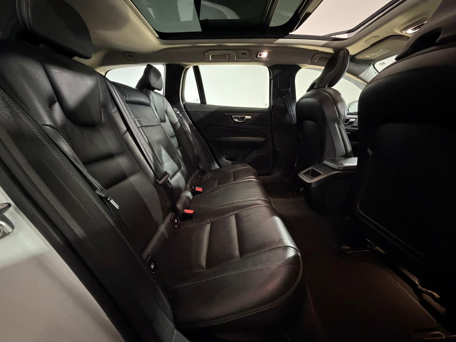 Used Volvo V60 2019 for sale - 77698504: Photo 18