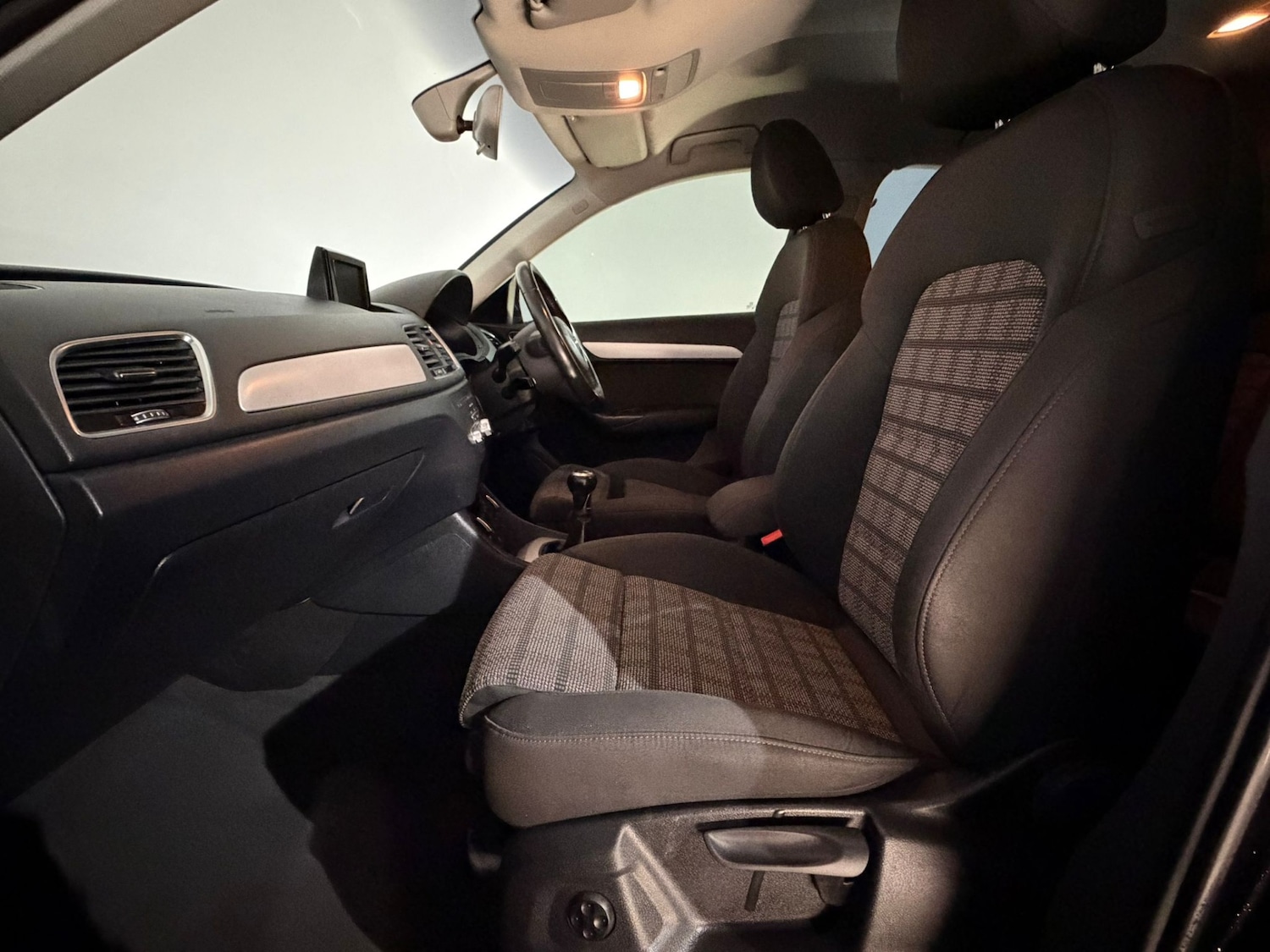 Used Audi Q3 2015 for sale - 77187280: Photo 17