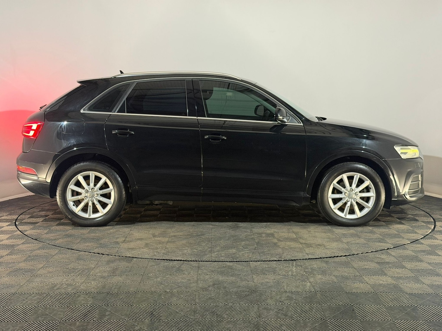 Used Audi Q3 2015 for sale - 77187280: Photo 4