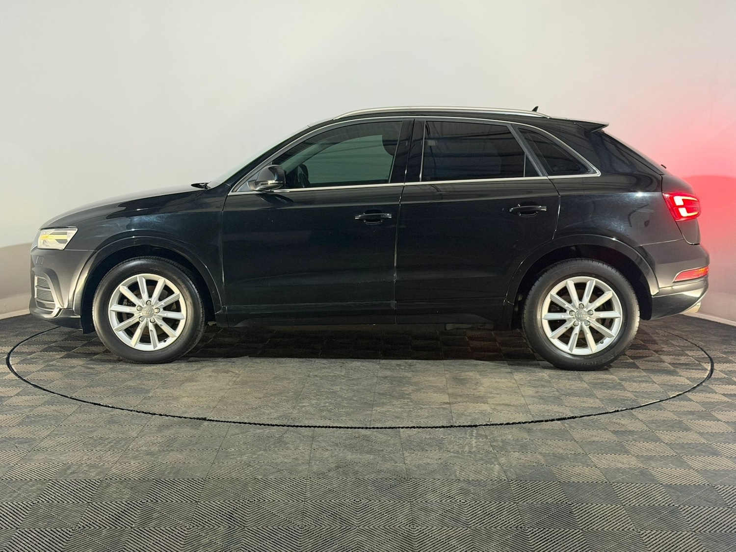 Used Audi Q3 2015 for sale - 77187280: Photo 5