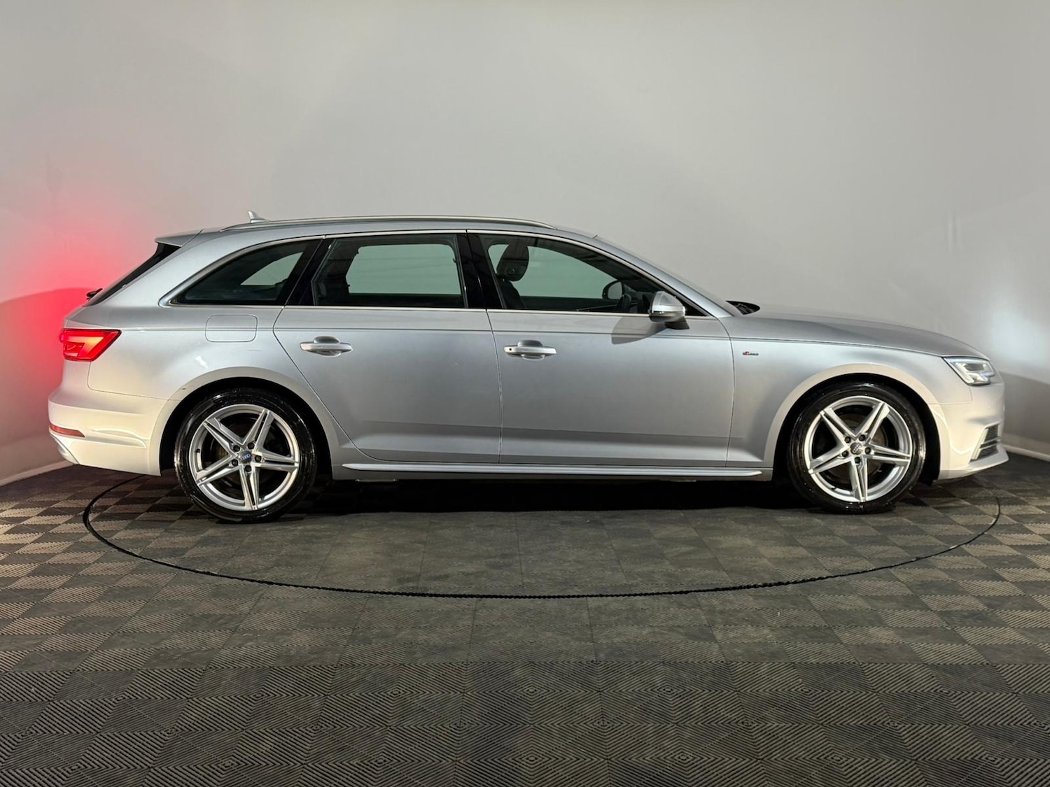 Used Audi A4 2016 for sale - 77501440: Photo 4