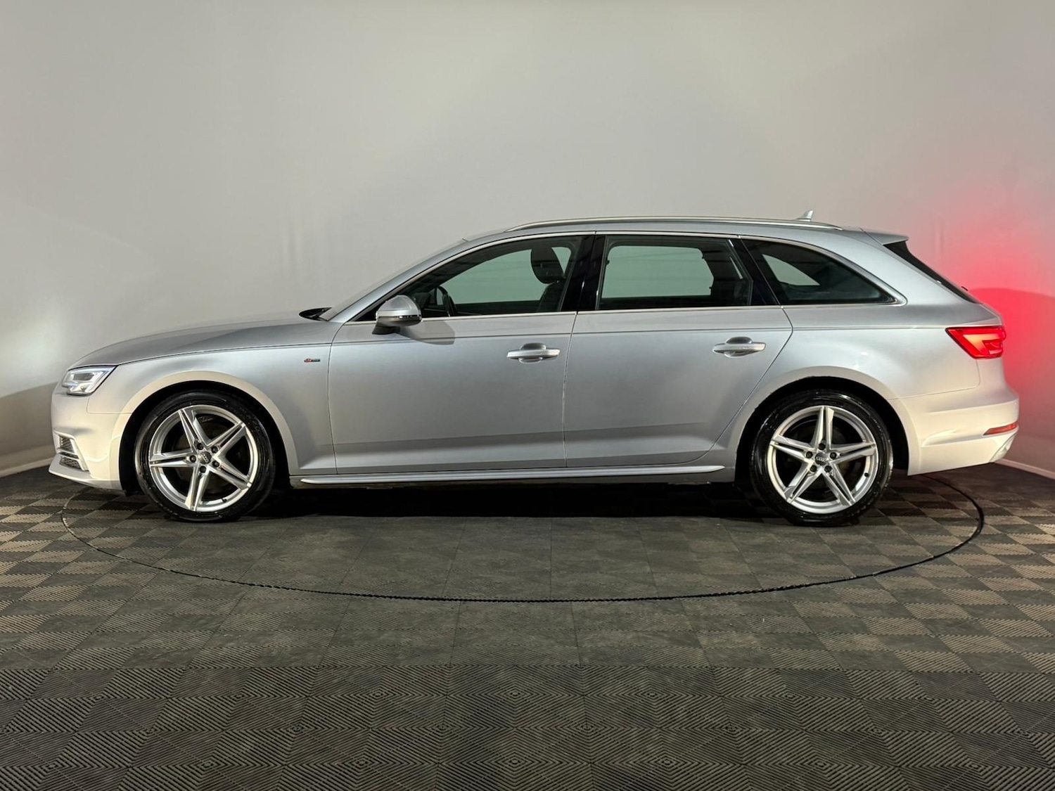 Used Audi A4 2016 for sale - 77501440: Photo 5