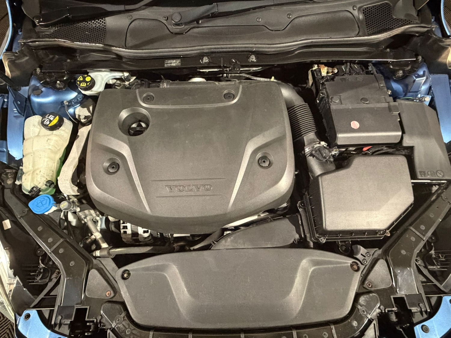 Used Volvo V40 2016 for sale - 77634437: Photo 10