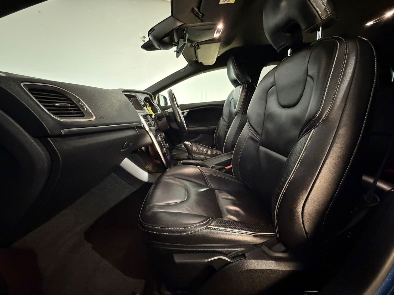 Used Volvo V40 2016 for sale - 77634437: Photo 17