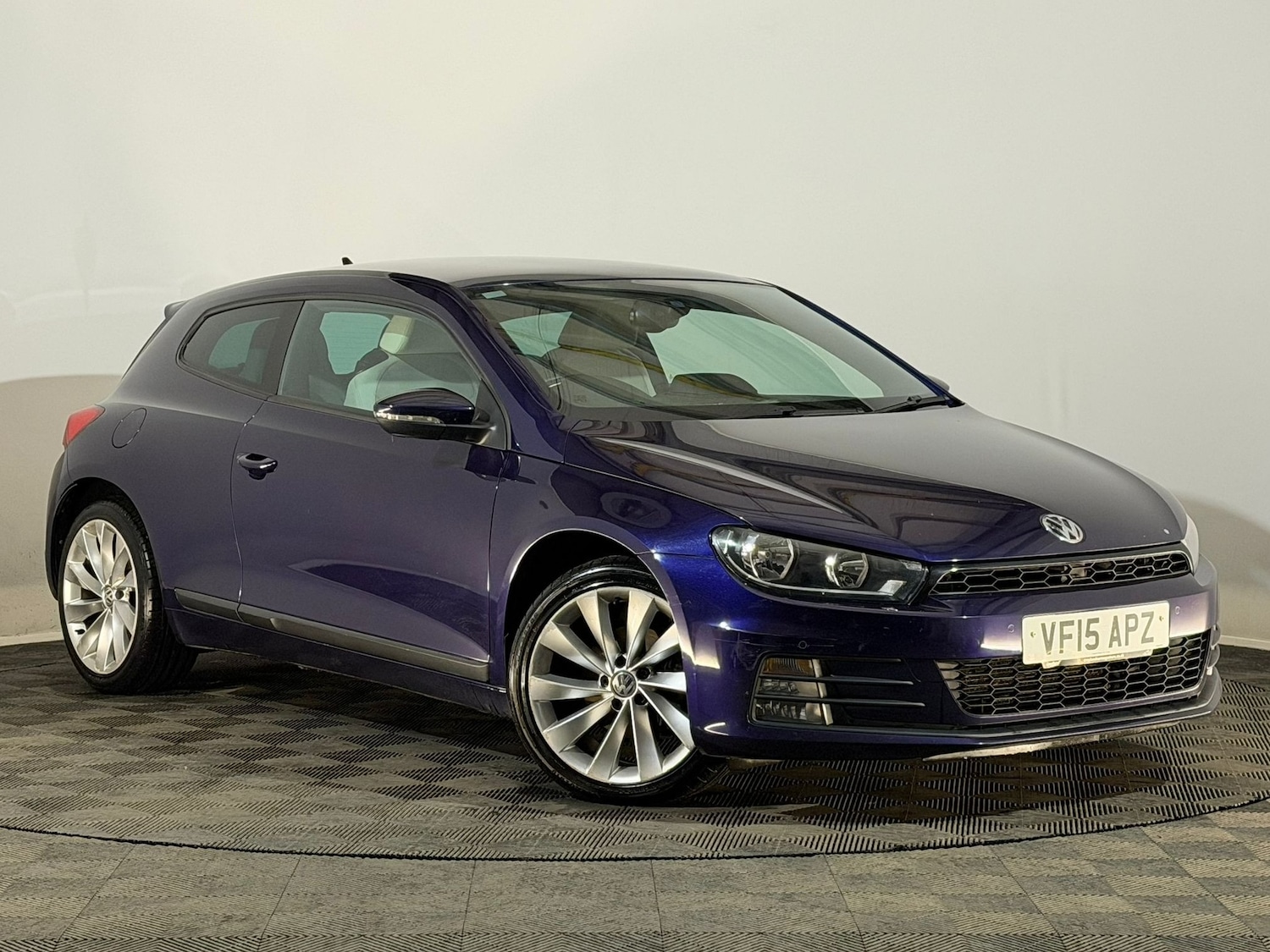 Used Volkswagen Scirocco 2015 for sale - 76327866: Photo 1