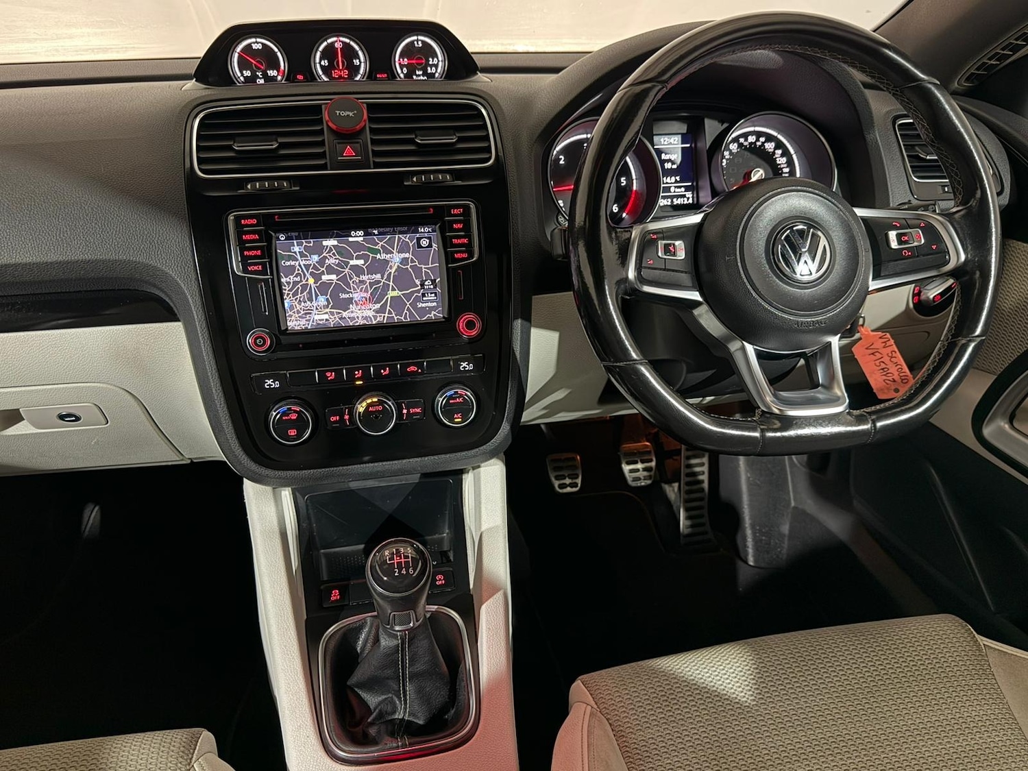 Used Volkswagen Scirocco 2015 for sale - 76327866: Photo 11