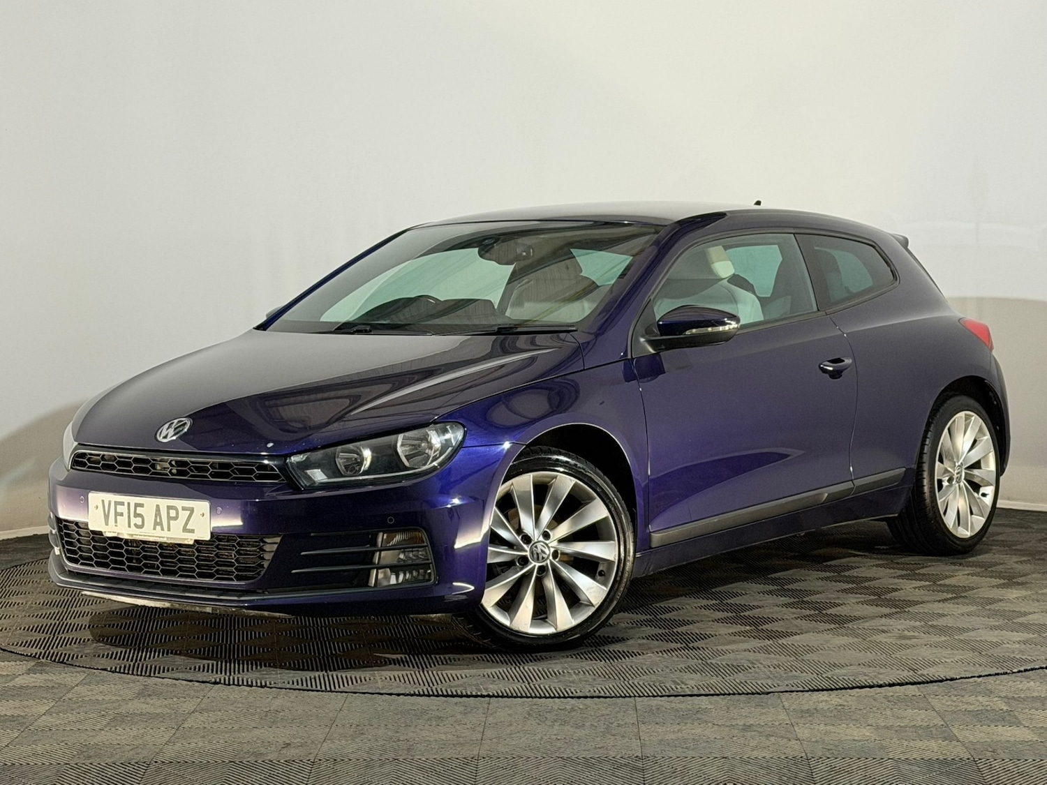 Used Volkswagen Scirocco 2015 for sale - 76327866: Photo 3