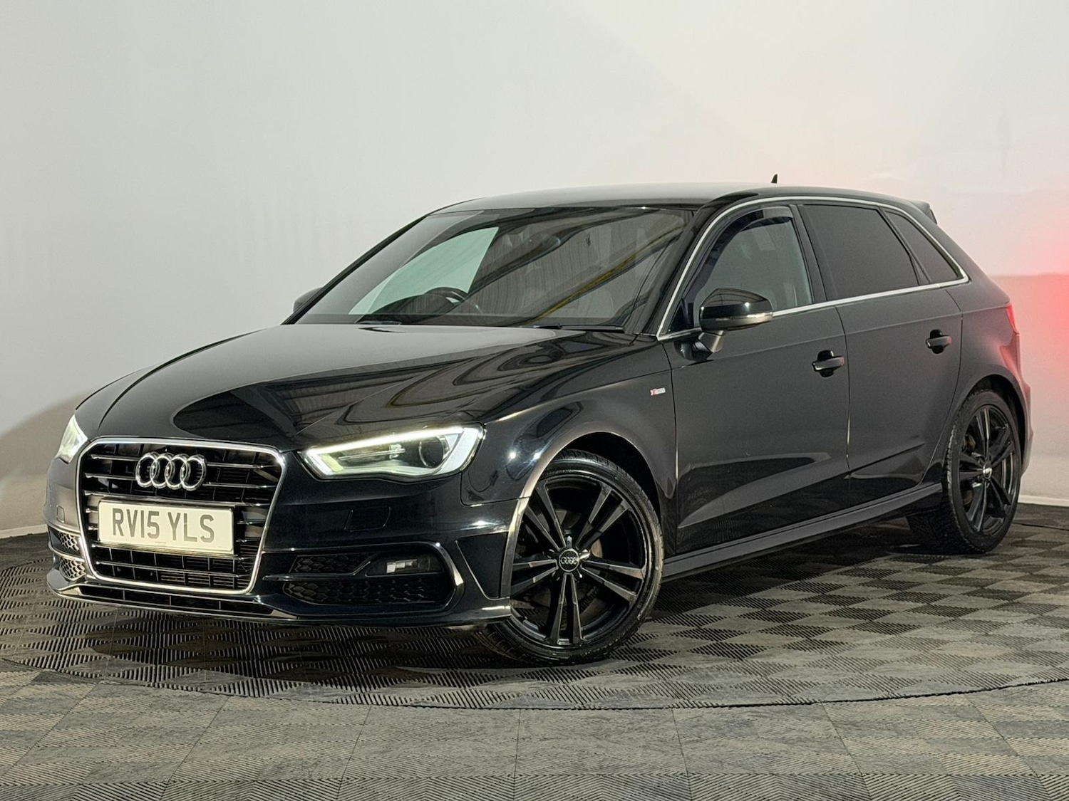 Used Audi A3 2015 for sale - 76574704: Photo 3