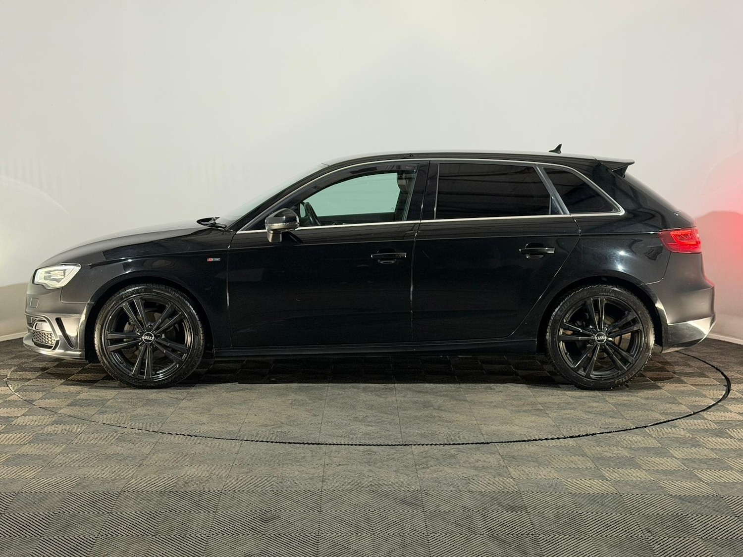 Used Audi A3 2015 for sale - 76574704: Photo 5