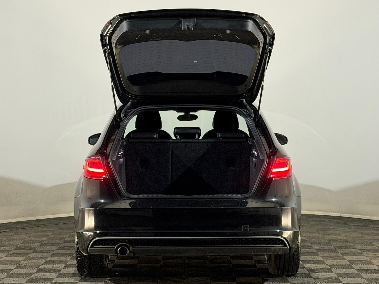 Used Audi A3 2015 for sale - 76574704: Photo 8