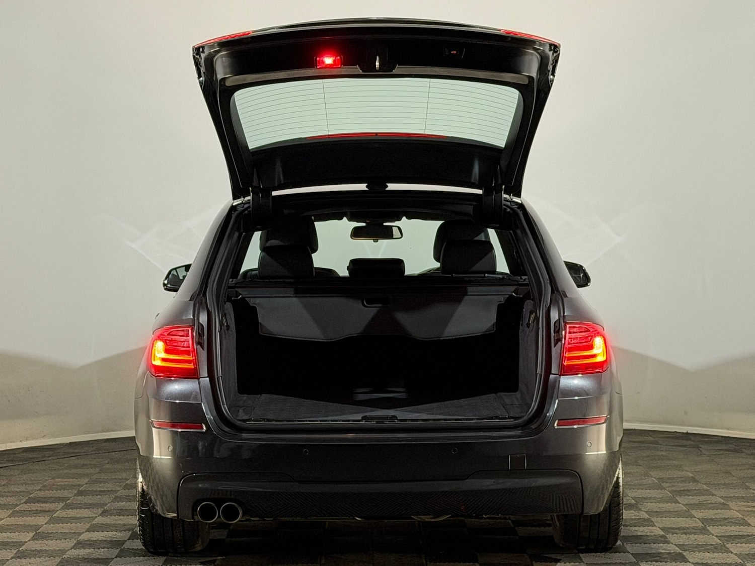 Used BMW 5 Series 2014 for sale - 76350516: Photo 8