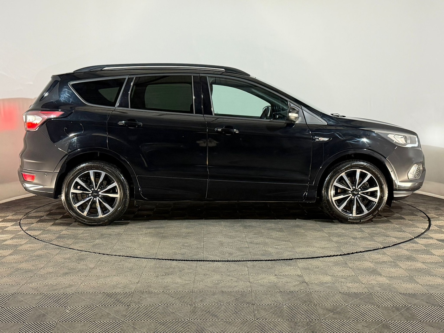 Used Ford Kuga 2018 for sale - 77772418: Photo 4