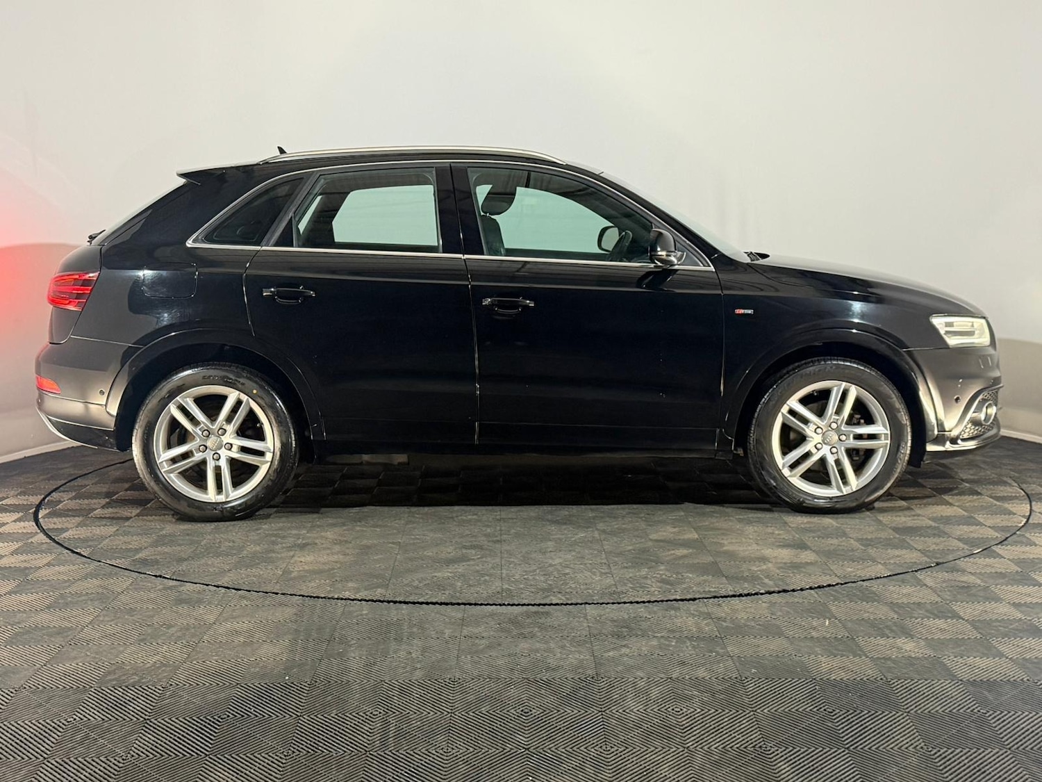Used Audi Q3 2012 for sale - 77286429: Photo 3