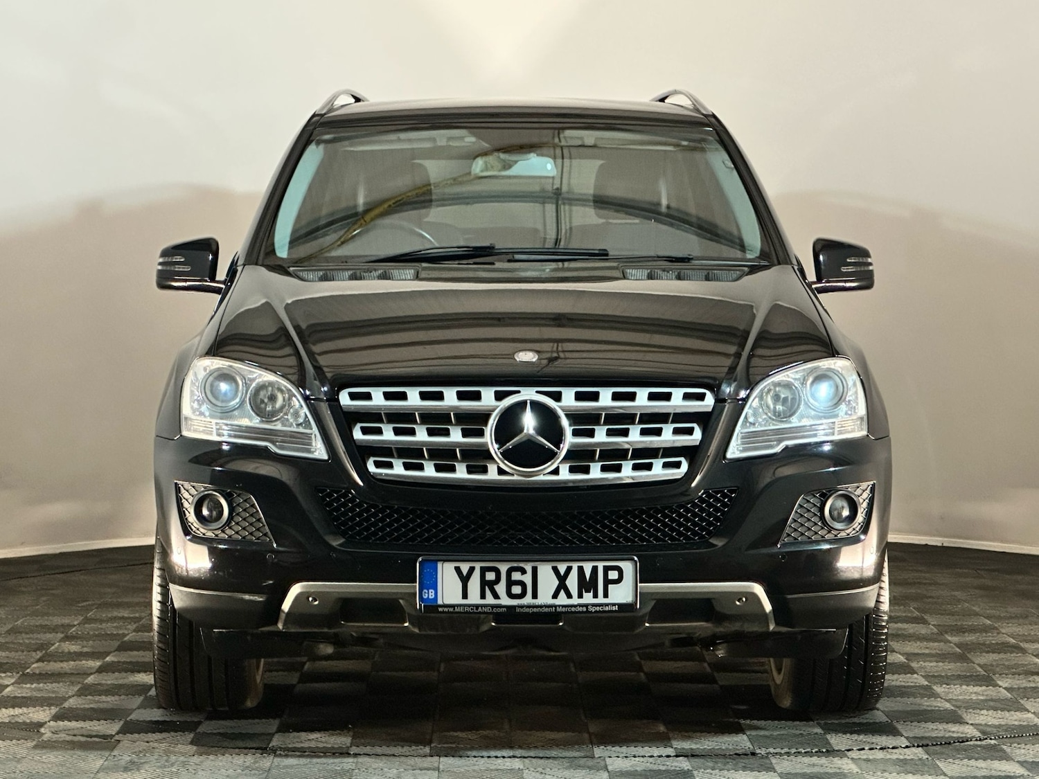 Used Mercedes-Benz M Class 2011 for sale - 77248256: Photo 2