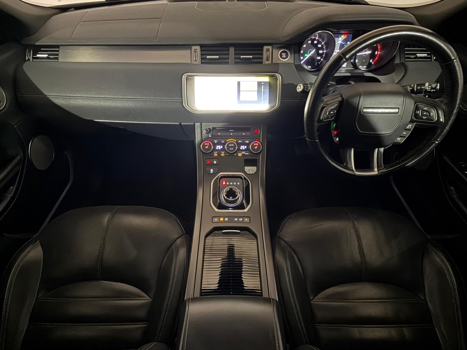 Used Land Rover Range Rover Evoque 2018 for sale - 77873716: Photo 12