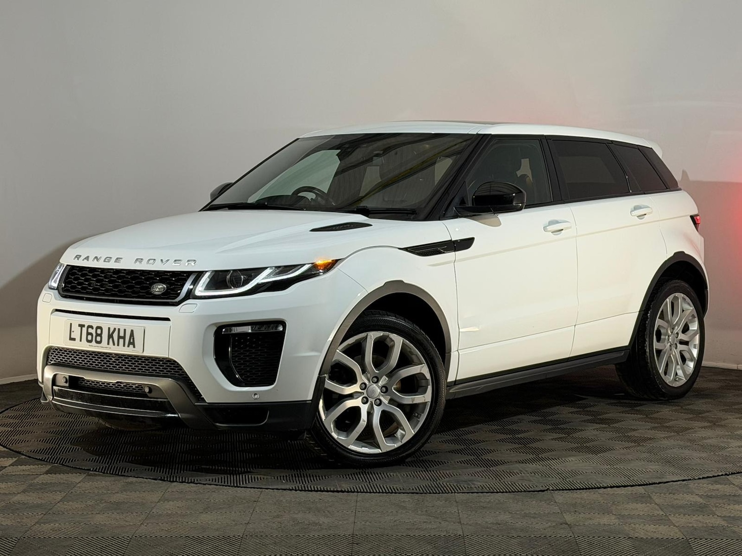 Used Land Rover Range Rover Evoque 2018 for sale - 77873716: Photo 3