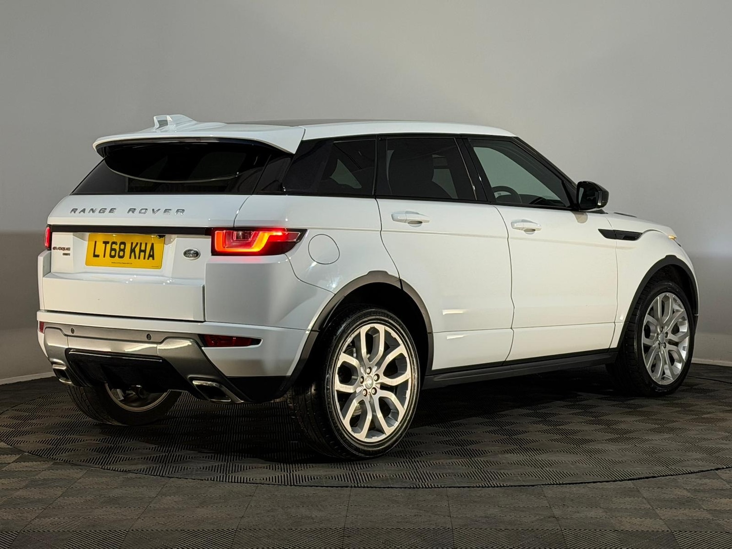 Used Land Rover Range Rover Evoque 2018 for sale - 77873716: Photo 6