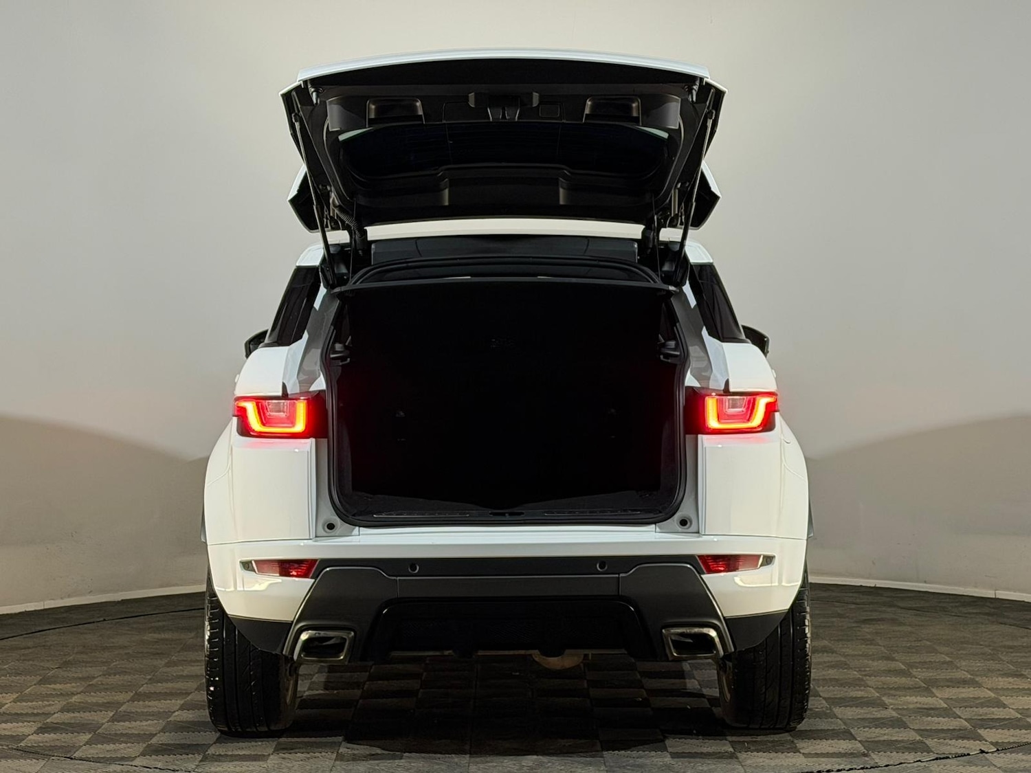 Used Land Rover Range Rover Evoque 2018 for sale - 77873716: Photo 8