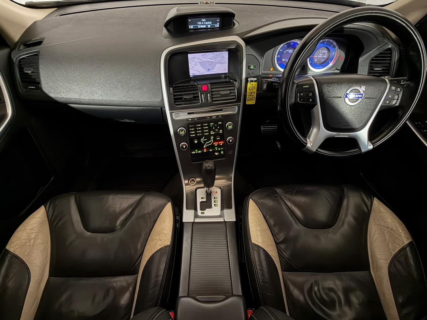 Used Volvo XC60 2010 for sale - 77590161: Photo 11