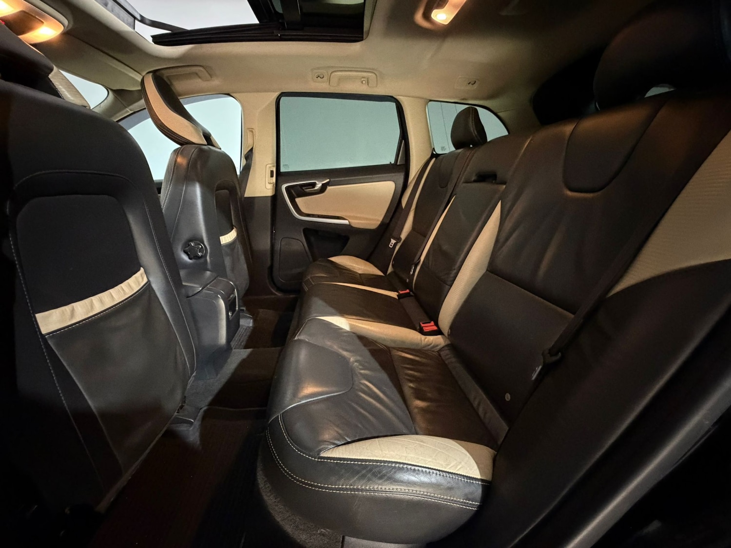 Used Volvo XC60 2010 for sale - 77590161: Photo 18