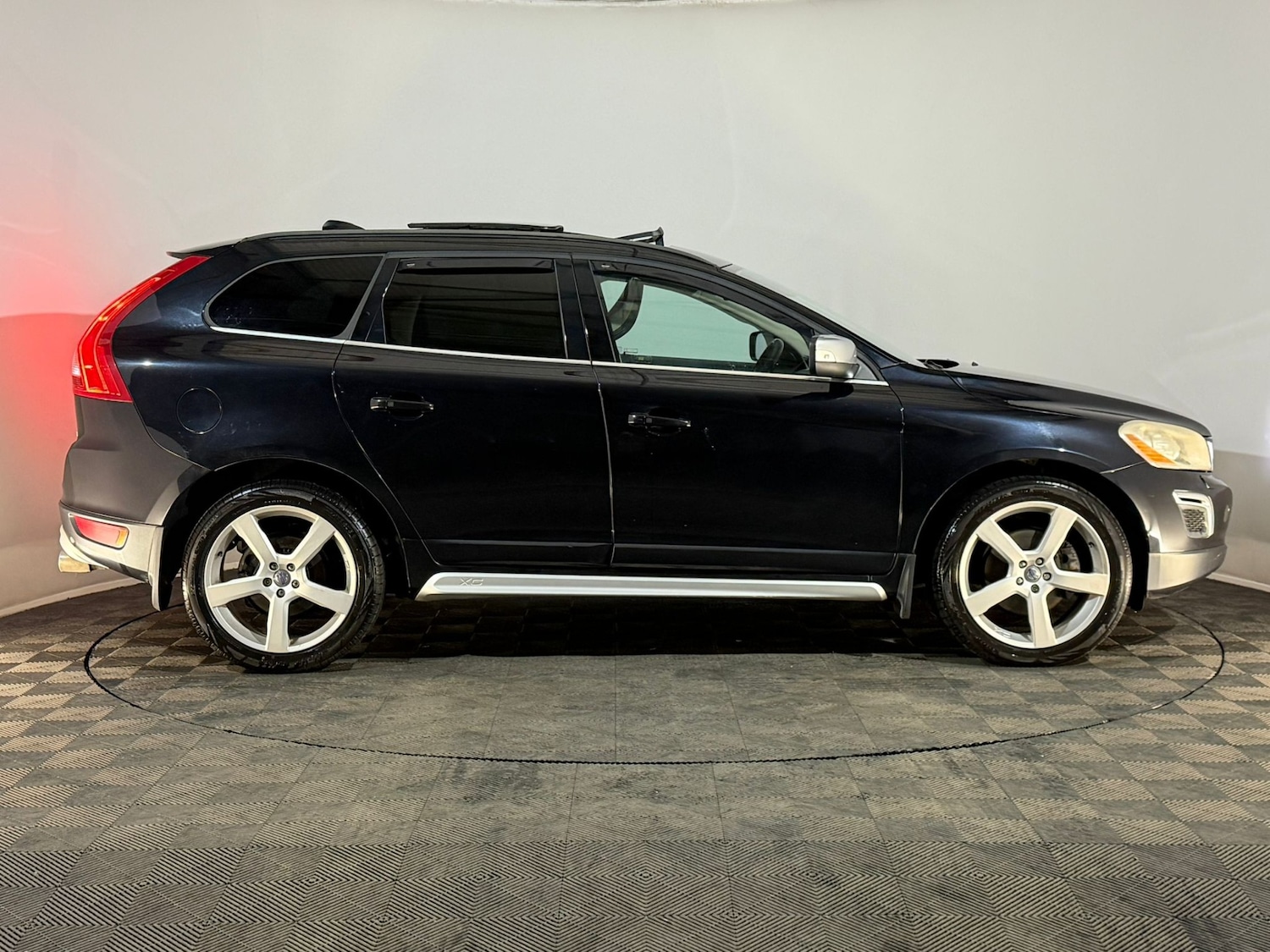 Used Volvo XC60 2010 for sale - 77590161: Photo 4