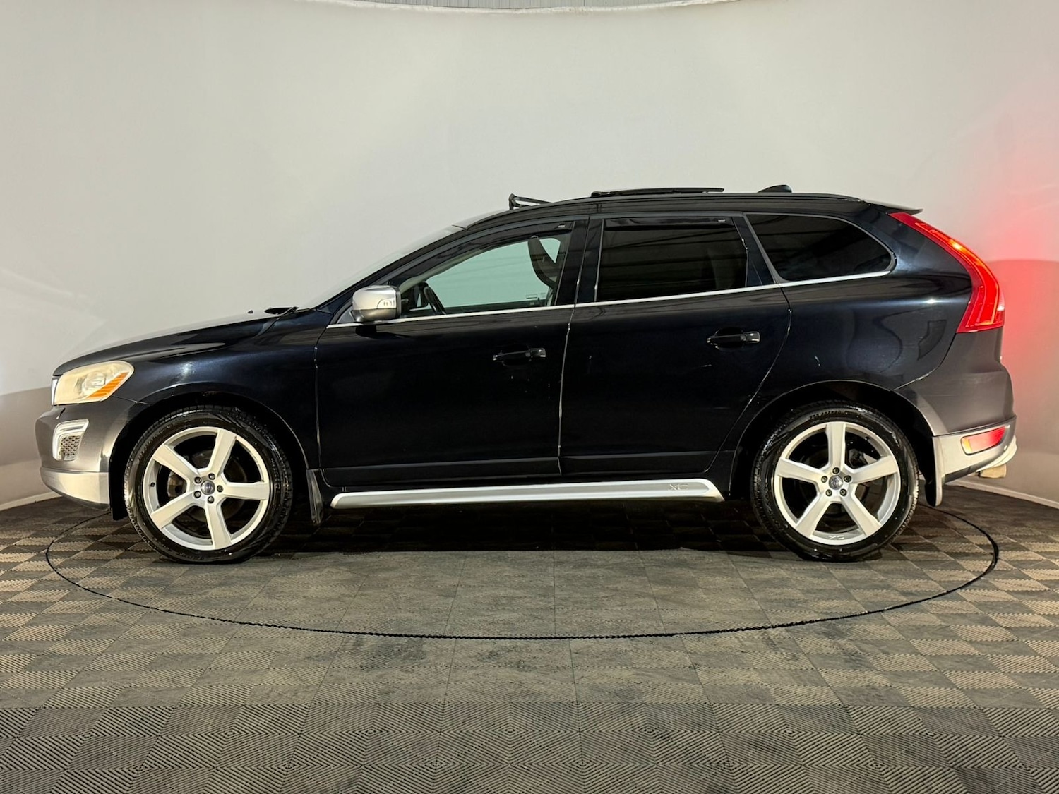Used Volvo XC60 2010 for sale - 77590161: Photo 5