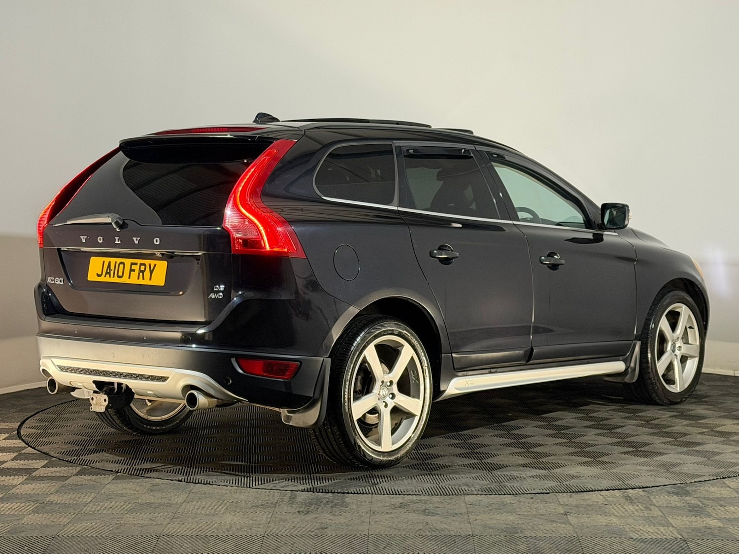 Used Volvo XC60 2010 for sale - 77590161: Photo 6