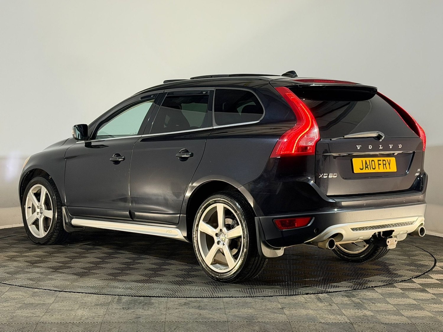 Used Volvo XC60 2010 for sale - 77590161: Photo 9