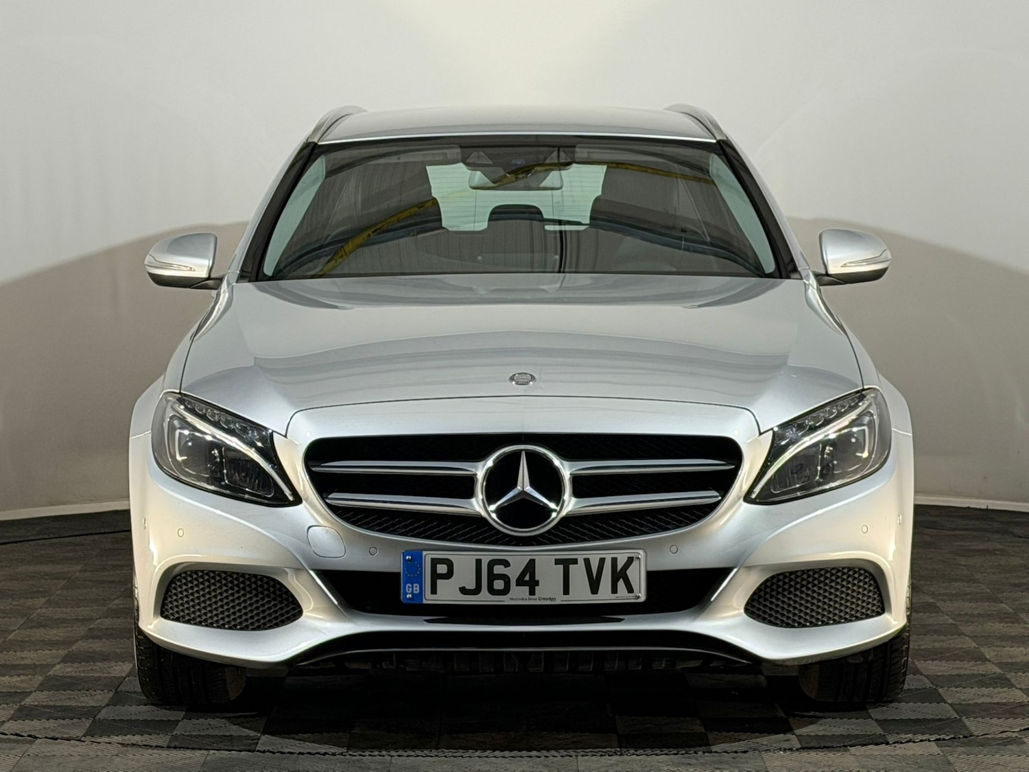 Used Mercedes-Benz C Class 2014 for sale - 77674023: Photo 2