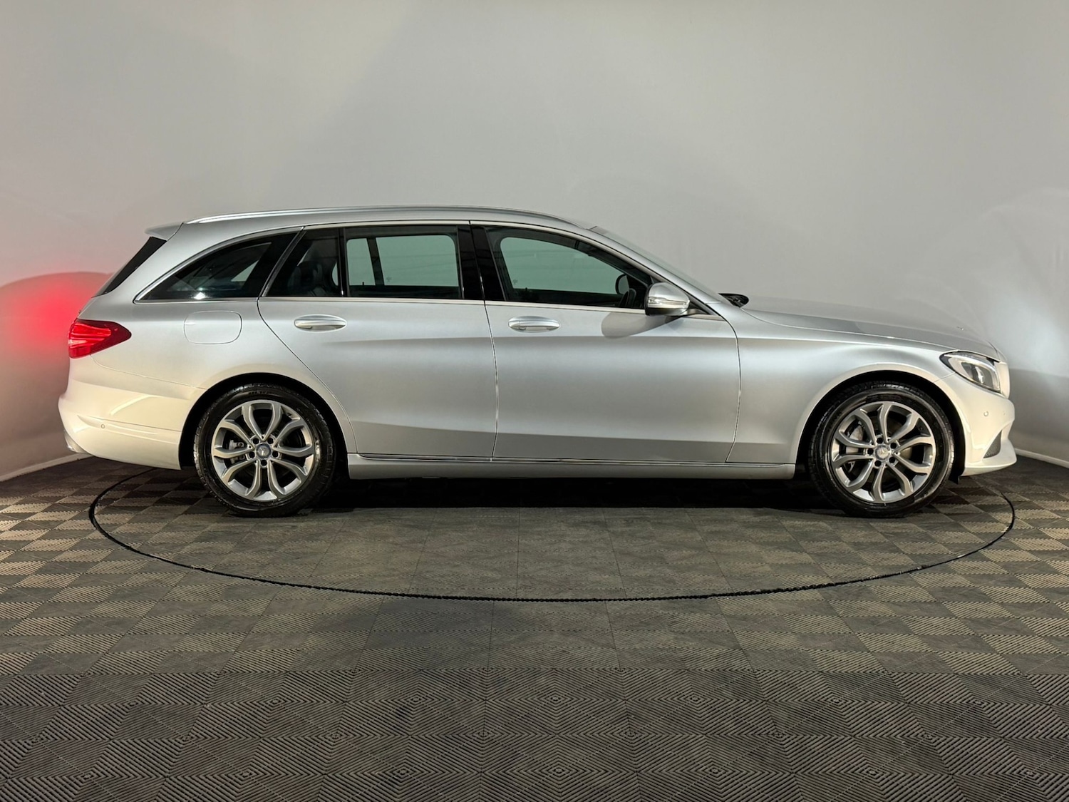 Used Mercedes-Benz C Class 2014 for sale - 77674023: Photo 4