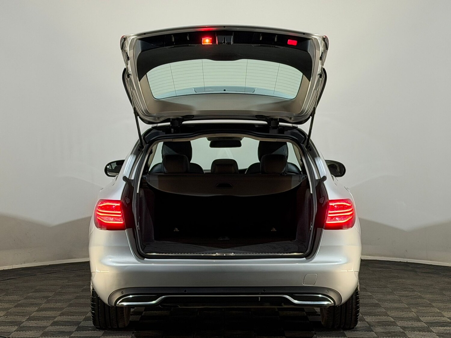 Used Mercedes-Benz C Class 2014 for sale - 77674023: Photo 8