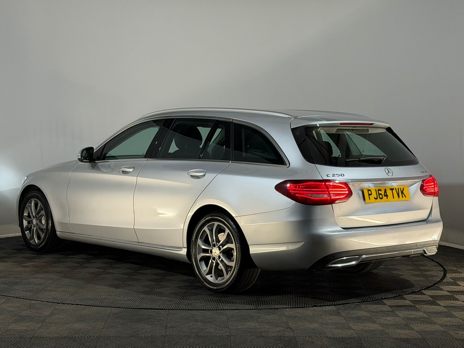 Used Mercedes-Benz C Class 2014 for sale - 77674023: Photo 9