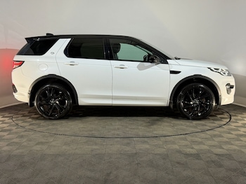 Used Land Rover Discovery Sport 2017 for sale - 77590498: Photo