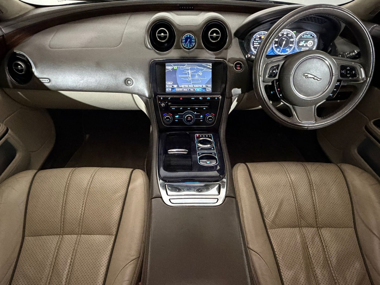 Used Jaguar XJ 2011 for sale - 76170789: Photo 12
