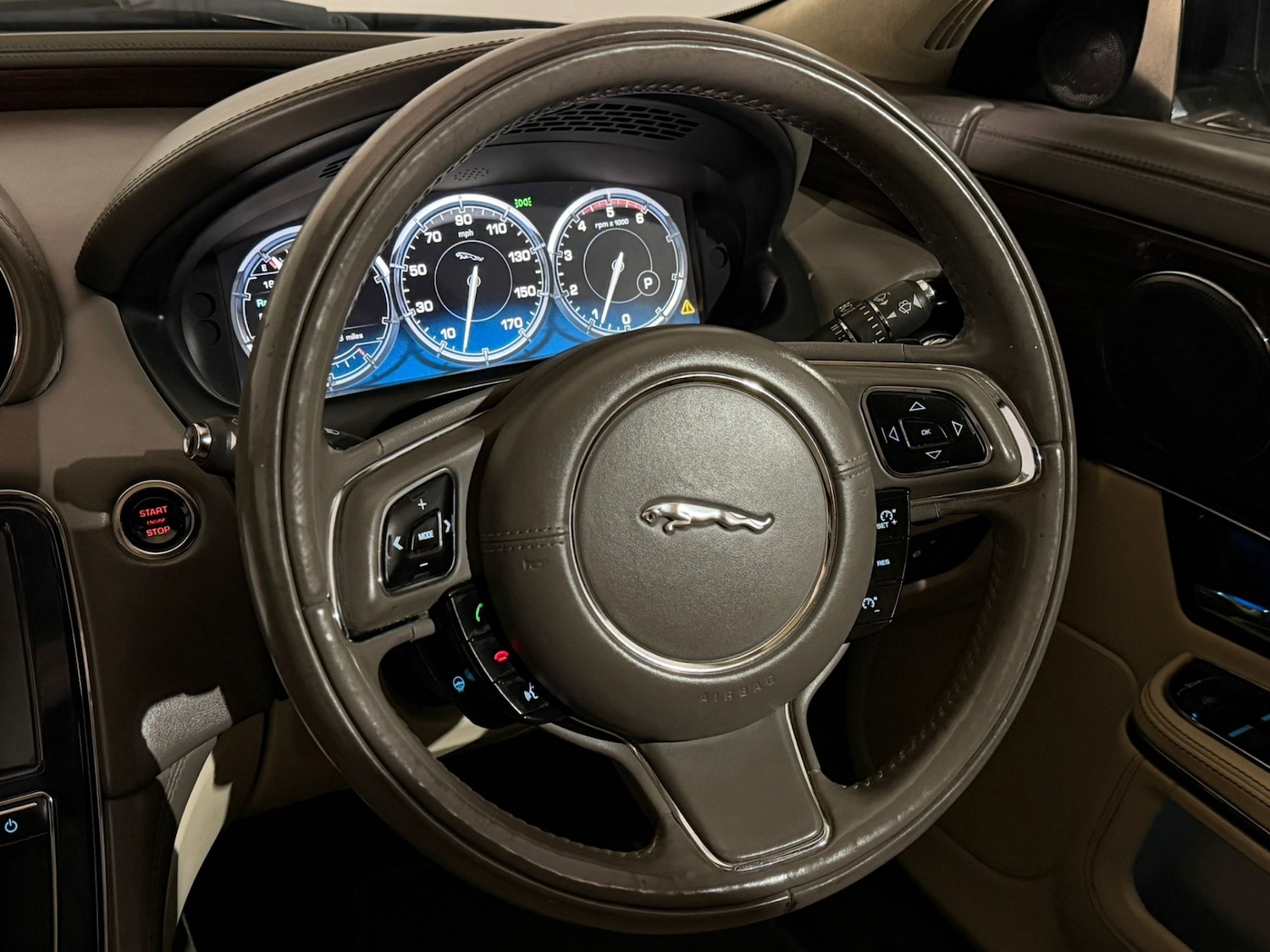 Used Jaguar XJ 2011 for sale - 76170789: Photo 14