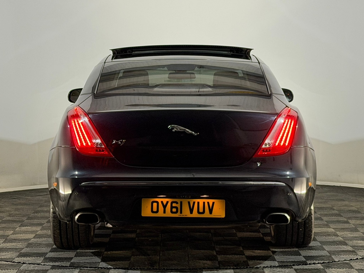 Used Jaguar XJ 2011 for sale - 76170789: Photo 7
