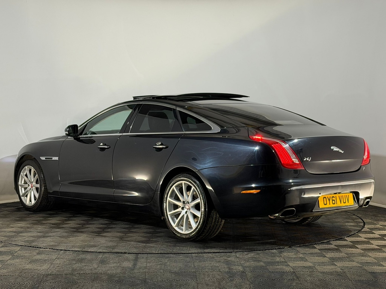 Used Jaguar XJ 2011 for sale - 76170789: Photo 9