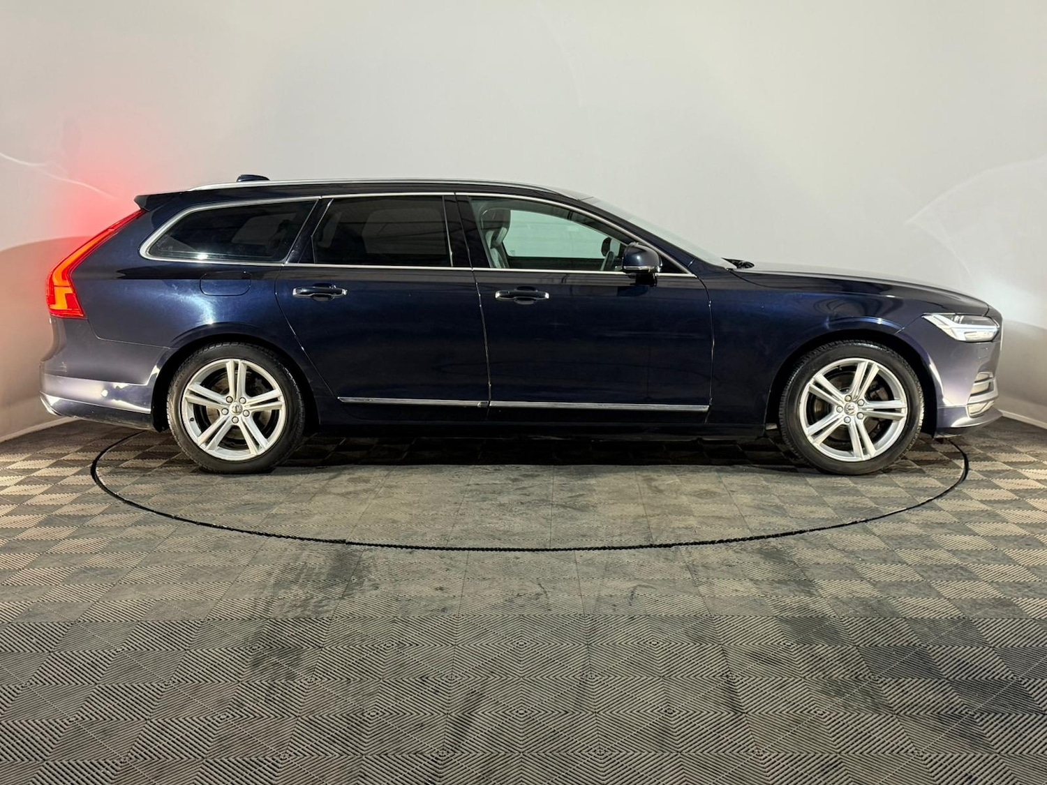 Used Volvo V90 2016 for sale - 77129100: Photo 4