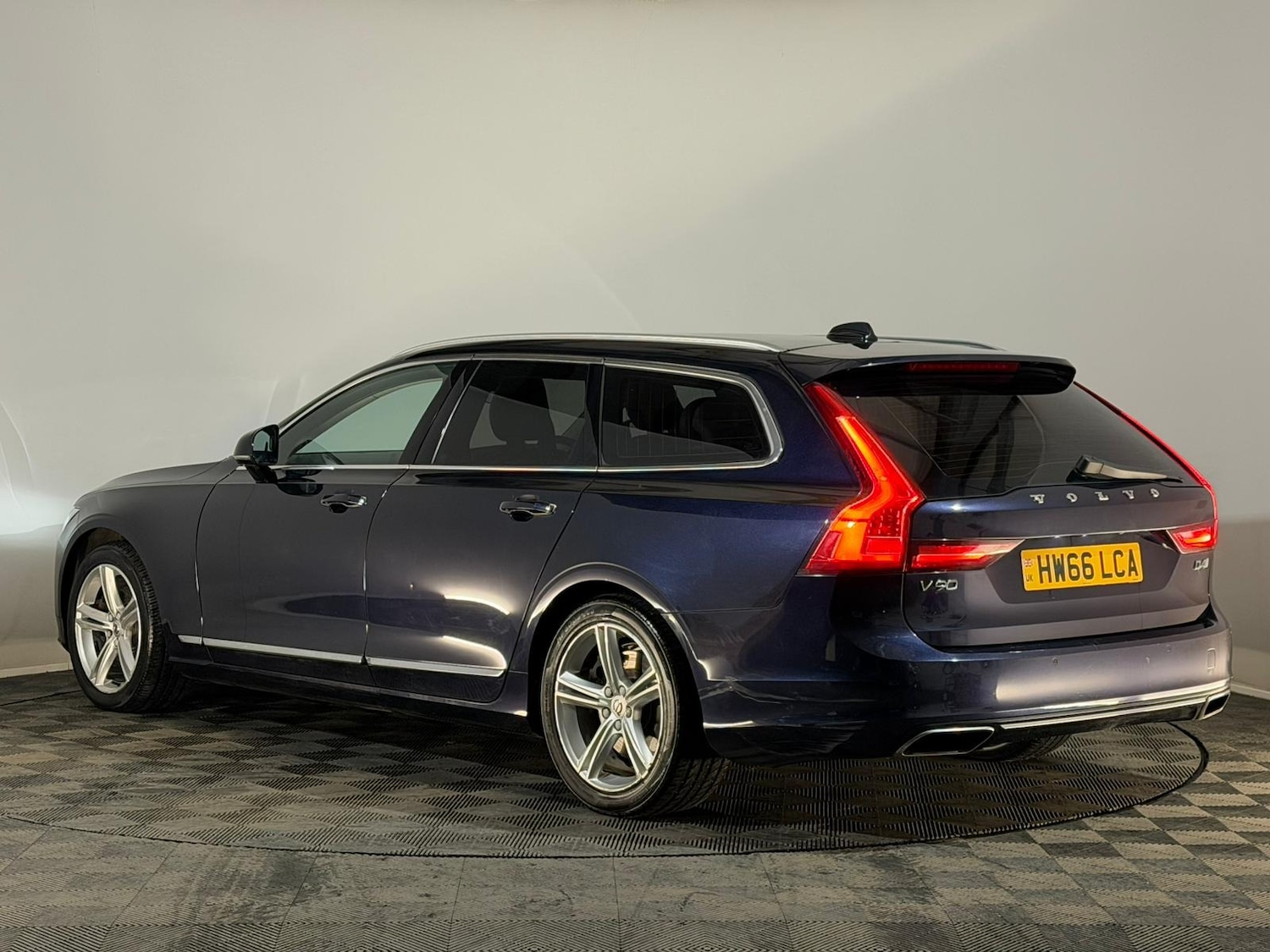 Used Volvo V90 2016 for sale - 77129100: Photo 9