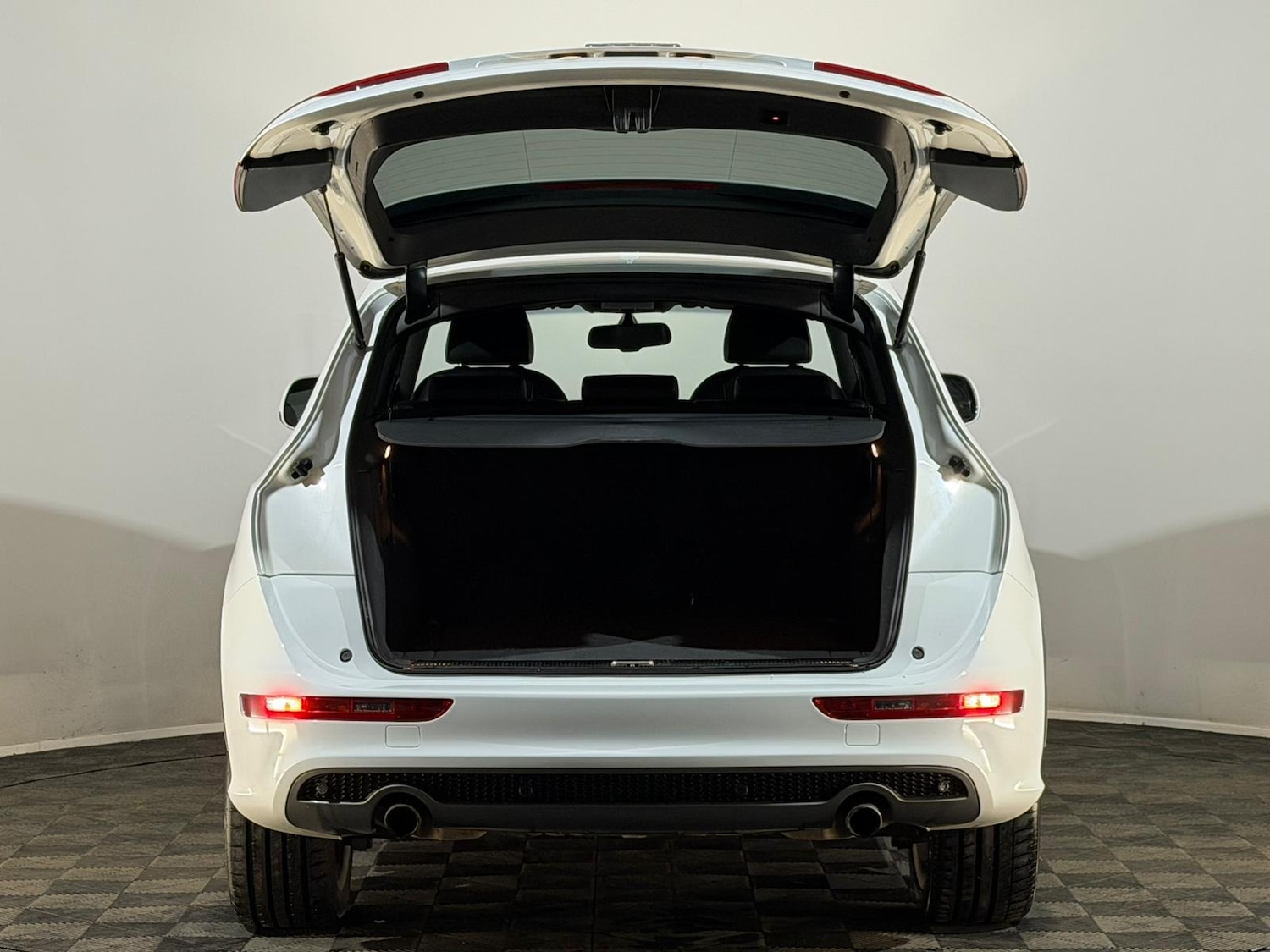 Used Audi Q5 2012 for sale - 76497688: Photo 8