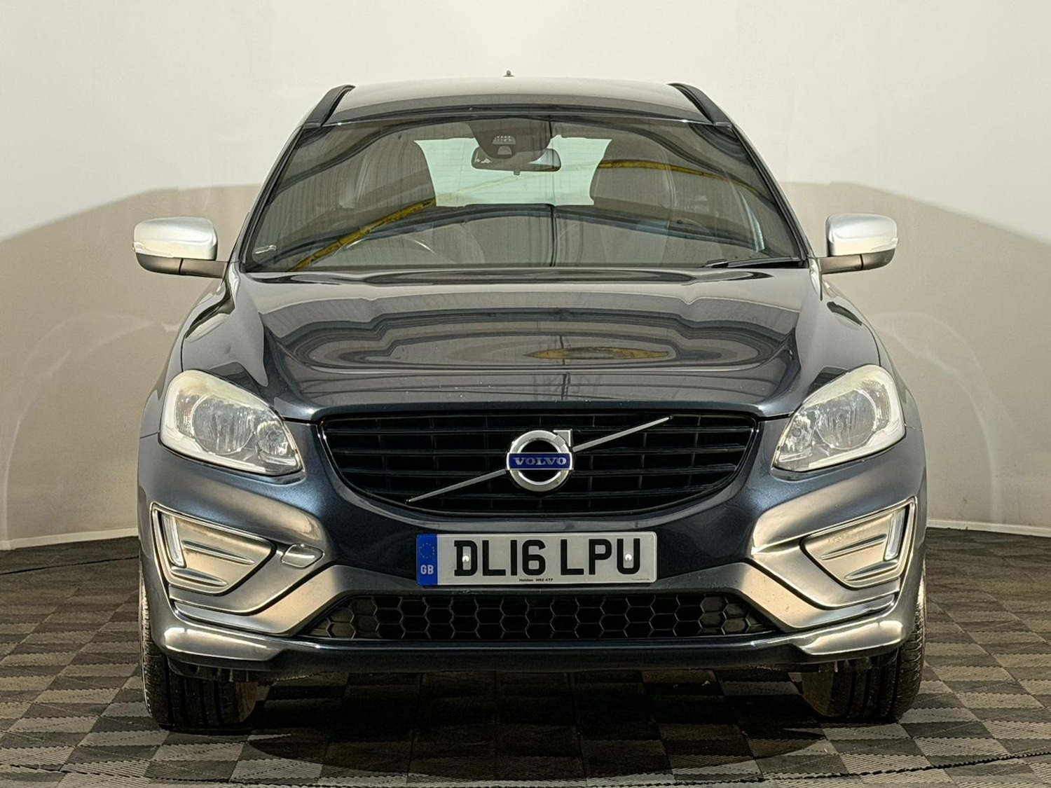 Used Volvo XC60 2016 for sale - 77959845: Photo 2