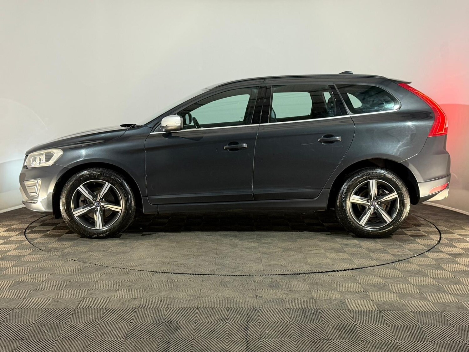 Used Volvo XC60 2016 for sale - 77959845: Photo 5