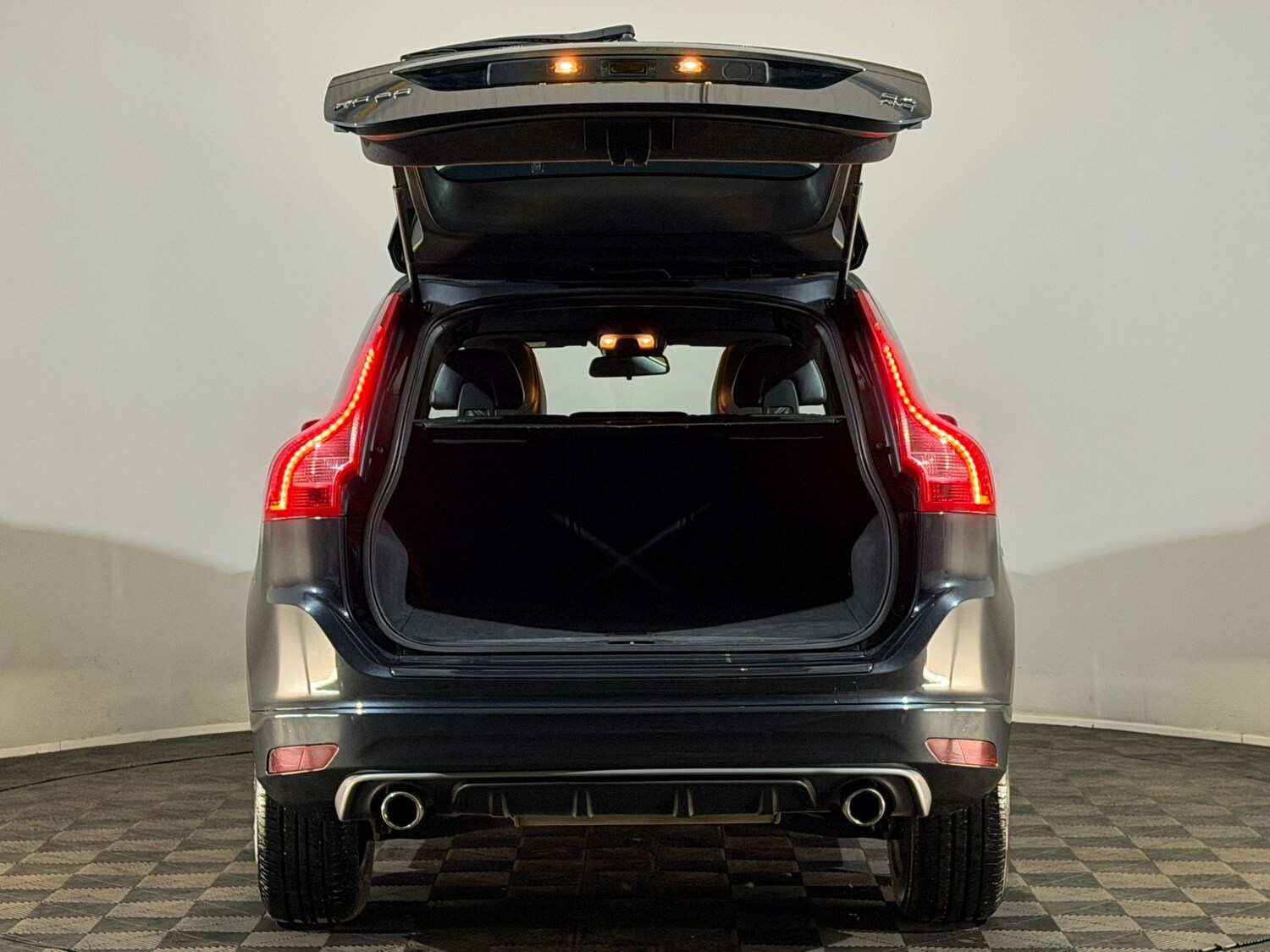 Used Volvo XC60 2016 for sale - 77959845: Photo 8