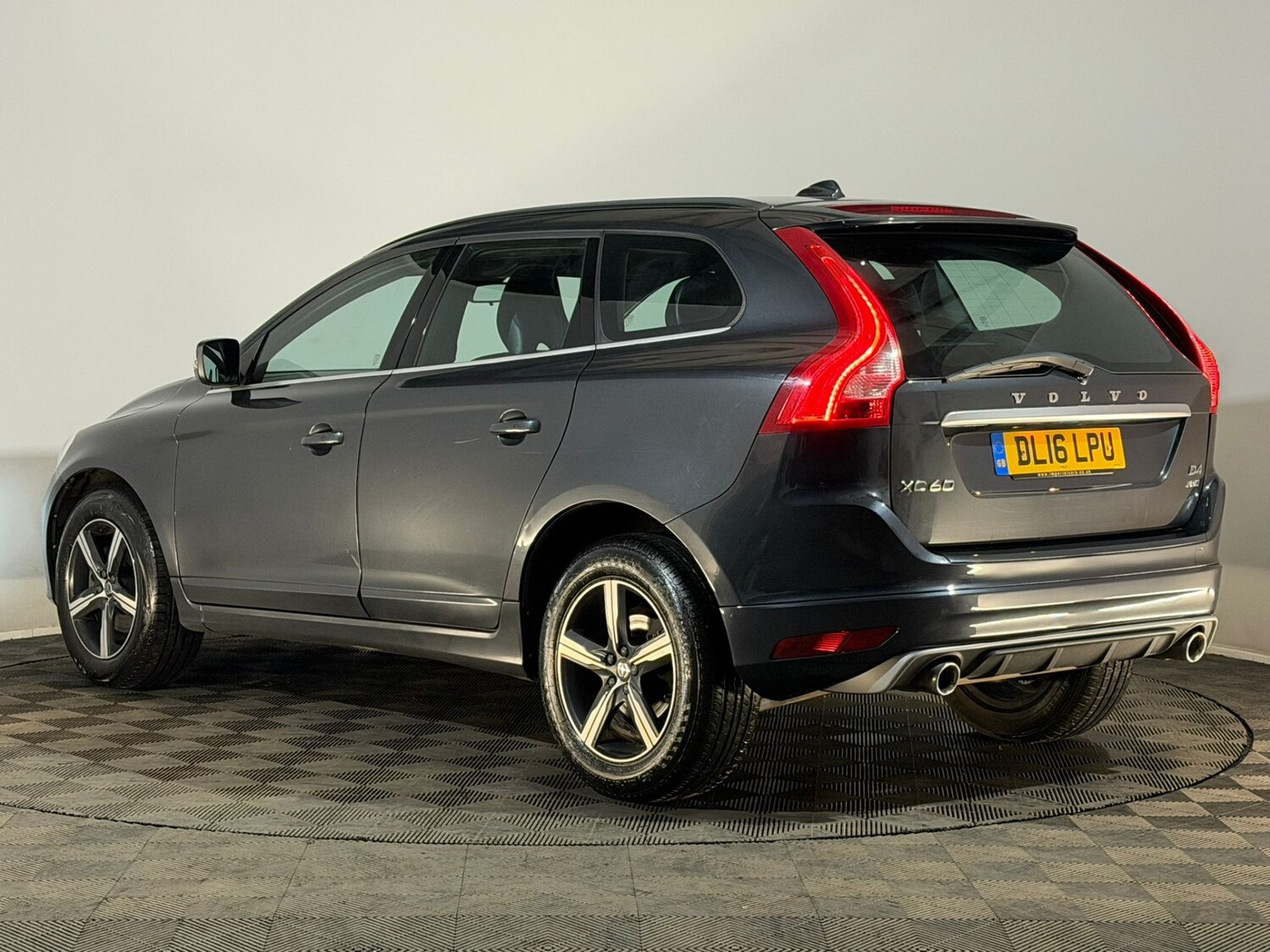 Used Volvo XC60 2016 for sale - 77959845: Photo 9