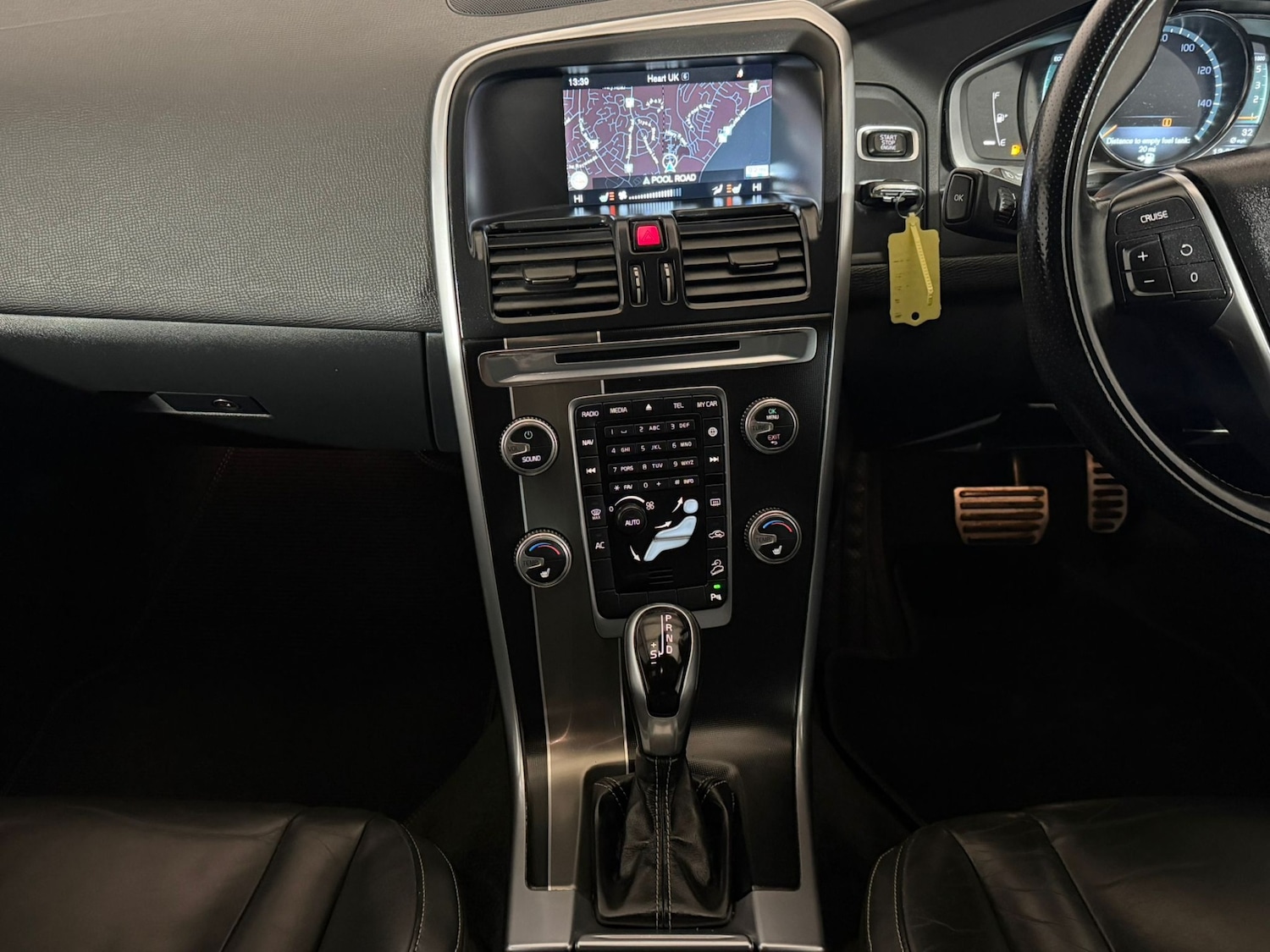 Used Volvo XC60 2014 for sale - 77342547: Photo 11