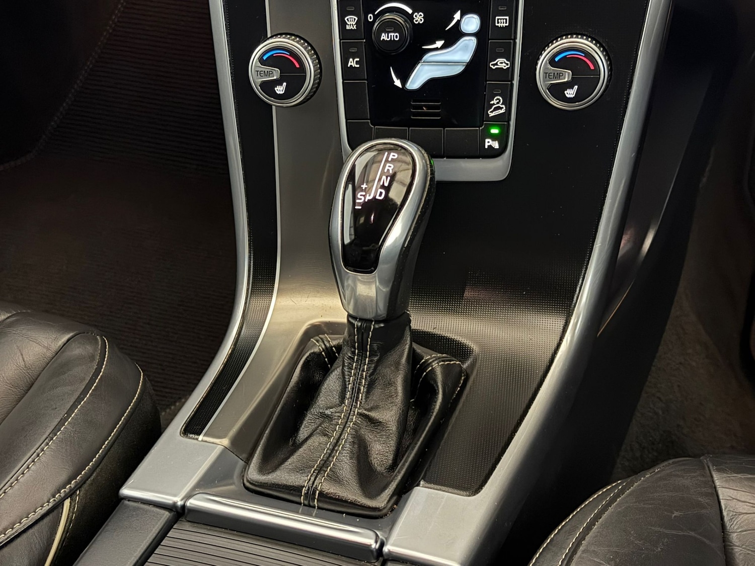 Used Volvo XC60 2014 for sale - 77342547: Photo 12